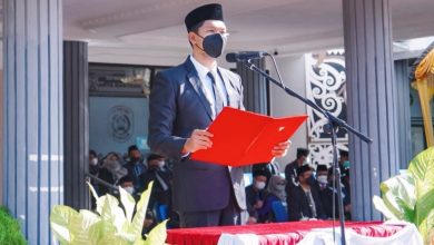Photo of Upacara Peringatan Hari Pahlawan, Junaidi Bacakan pesan 10 Pahlawan Nasional