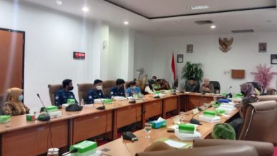 Photo of Semrawut Kampus Unijaya, Komisi I DPRD Bontang Fasilitasi Pertemuan Antara Yayasan dan TPHD