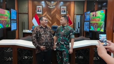 Photo of Ketum SMSI Bertemu KSAD Dudung, Ini Agenda yang Dibahas