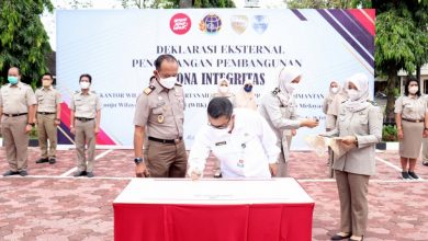Photo of Bangun Zona Integritas, Plt Sekda Prov bersama Kanwil ATR/BPN Lakukan Penandatanganan Komitmen Menuju WBK dan WBBM.