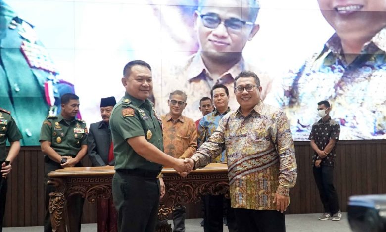 Photo of Kasad Jenderal Dudung Abdurachman Minta SMSI Teruskan Kembangkan Jurnalisme Jujur