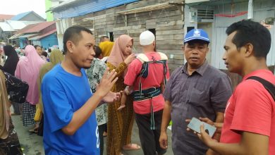 Photo of Sambangi Korban Kebakaran, Dua Legislator PAN Berikan Bantuan