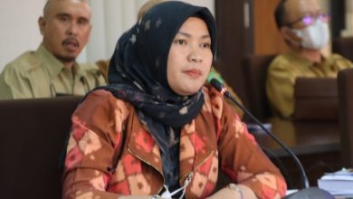 Photo of Kejadian Yang Sempat Terhadi Di Muara Kate, Yenni Minta Masyarakat Menunggu Kejelasan Hukumnya