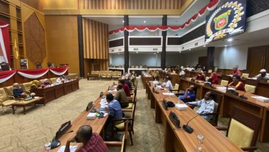 Photo of Pemberlakuan Edaran PKL Tepian Mahakam, Komisi II Minta Kaji Ulang