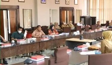 Photo of Banggar DPRD dan TAPD Kaltim Gelar Pertemuan Bahas APBD