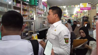 Photo of Dua Apotek Ditutup, Tak Patuhi Aturan dan Apoteker Tidak Stand By