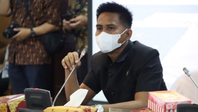 Photo of Sutomo : Ketidakhadiran Gubernur Berimbas Kelancaran Paripurna