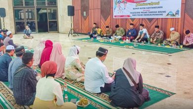Photo of Pendekatan Dilakukan Pemkab Kukar, Agar PKL Bersedia Berkolaborasi Menata Pasar