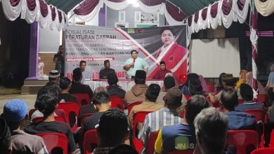 Photo of Antusiasme Warga di Lempake Ketika Disosialisasikan Ananda Emira Moeis Soal Perda Bantuan Hukum
