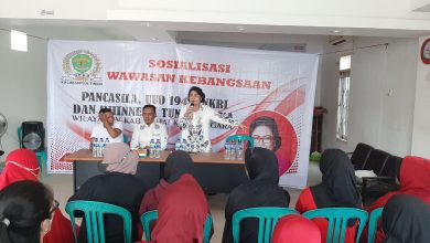 Photo of Veridiana Huraq Wang Sosialisasikan Wawasan Kebangsaan di Desa Badak Baru
