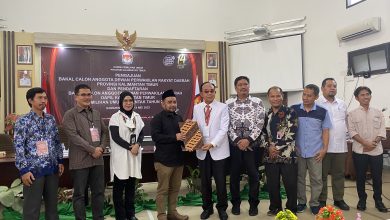 Photo of Maju DPD RI, Andi Sofyan Hasdam Secara Resmi Daftarkan Diri ke KPU