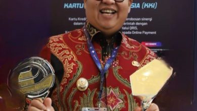 Photo of Wakil Bupati Rendi Solihin Wakili Pemkab Kukar, Terima 2 Penghargaan Sekaligus di Rakornas P2DD 2023