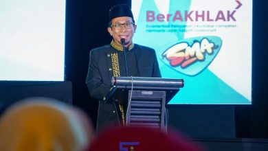 Photo of Kepala Disdikbud Kaltim Apresiasi Peserta Refleksi Hadir Menggunakan Pakaian Adat