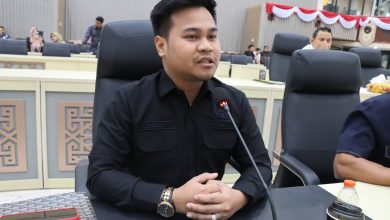 Photo of Antrean di SPBU Memperparah Kemacetan, Romadhony: Pj Gubernur Harus Segera Berkoordinasi dengan Pertamina