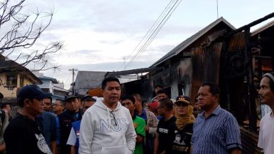 Photo of Pemkot Samarinda Berikan Bantuan Kepada Korban Kebakaran di Jalan Agus Salim