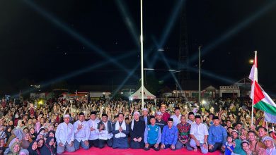 Photo of Safari Ramadan Muara Jawa: Opik Hibur Warga, Rendi Solihin Umumkan Proyek Pembangunan