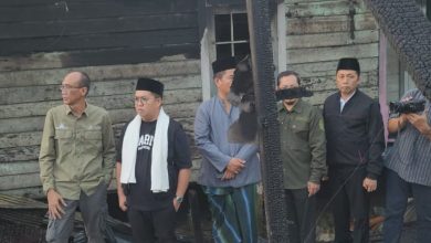 Photo of Lurah Timbau Puji Aksi Tanggap Wakil Bupati Kukar Rendi Solihin Terhadap Musibah Kebakaran di Timbau