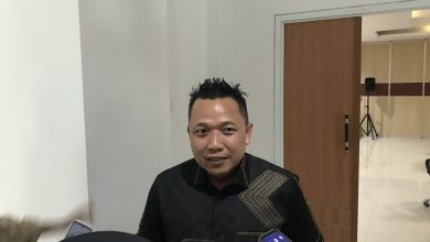 Photo of Deni Sampaikan Penggunaan Medsos Bisa Memberikan Dampak Positif Maupun Negatif