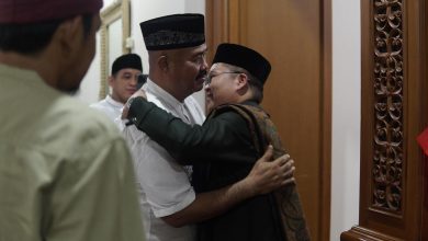 Photo of Harmoni Idul Fitri di Kukar: Bupati Edi Damansyah dan Wakilnya Rendi Solihin Berbagi Kebahagiaan