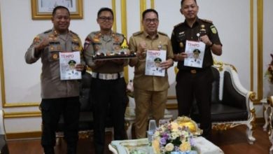 Photo of Makmur Marbun Rayakan Ulang Tahun ke-60 dengan Kejutan Spesial dari Kapolres dan Kejari PPU