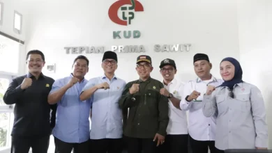 Photo of Darlis Pattalongi Lakukan Kunjungan Ke Kutim Bersama Menteri Desa PDTT