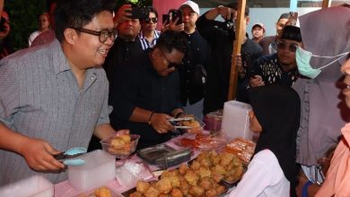 Photo of Wabup Rendi Solihin Gaungkan Semangat Berbagi Lewat Takjil War Kukar