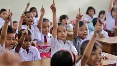 Photo of Darlis Patalonggi Sebut Sekolah Dan Orang Tua Jadi Garda Terdepan Membentuk Kesadaran Hukum Para Generasi Muda