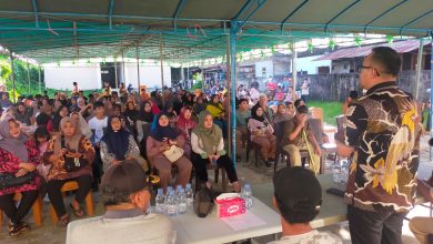 Photo of Gedung Kelurahan Belum Permanen, Warga Karang Mumus Keluhkan Sulitnya Urus Administrasi