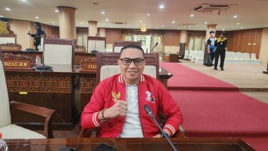 Photo of Taufik Ridiannur Tak Pernah Lelah Perjuangkan Jalan Mulus di Pelosok Kukar