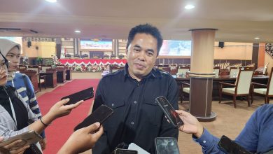 Photo of Ahmad Yani Tegaskan Pentingnya Kehadiran Kepala Daerah dalam Bahas Pemekaran Desa: Demi Rakyat, Jangan Ada yang Diwakilkan