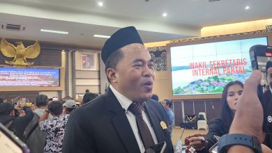 Photo of Ahmad Akbar Haka Saputra Resmi Dilantik, Lengkapi Formasi DPRD Kukar