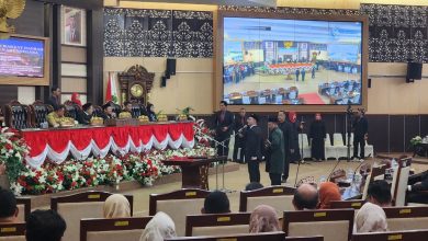 Photo of Rapat Paripurna DPRD Kukar Resmikan PAW Ahmad Akbar Haka Saputra Gantikan Almarhum Junaidi