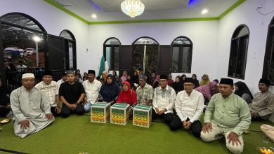 Photo of Buka Puasa Bersama dan Bagikan Puluhan Paket Sembako Warga Buton, Wawali: Suasana Kekeluargaan Sangat Terasa