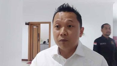 Photo of Deni Hakim Sorot Tajam Penyalagunaan Halte, Pemerintah Diminta Tindak Tegas