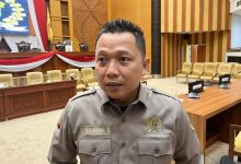 Photo of Deni Minta Pemkot Segera Hadirkan Solusi Bagi Pelaku Usaha Korban Kebakaran