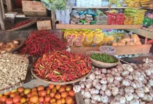 Photo of Pedagang Pasar Segiri Resah, Harga Bapokting Melonjak Tinggi