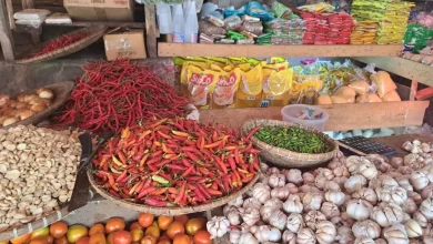 Photo of Pedagang Pasar Segiri Resah, Harga Bapokting Melonjak Tinggi